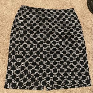 Ann Taylor Factory Black and White Polka Dot Pencil. Size 8